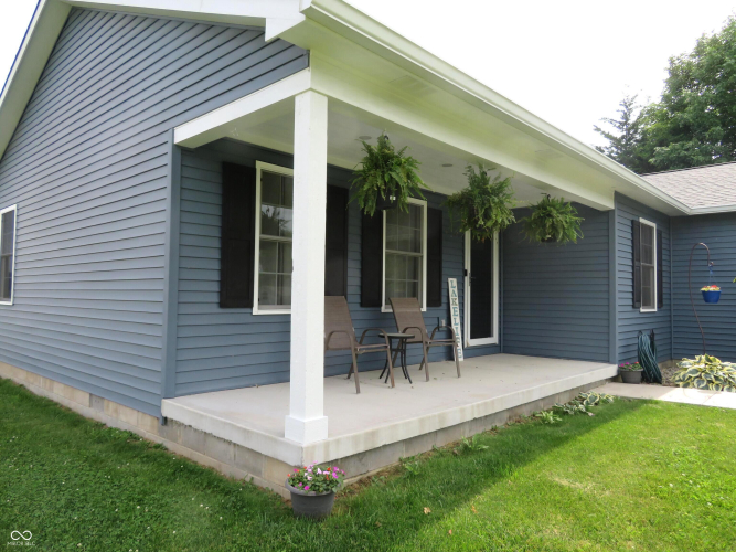 Listing Image 4