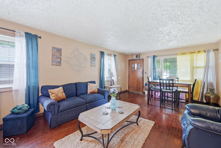 Listing Image 13