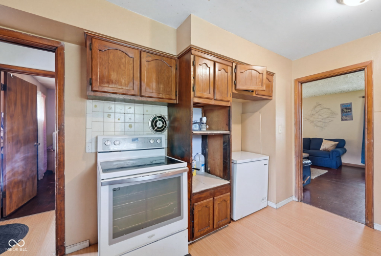 Listing Image 14