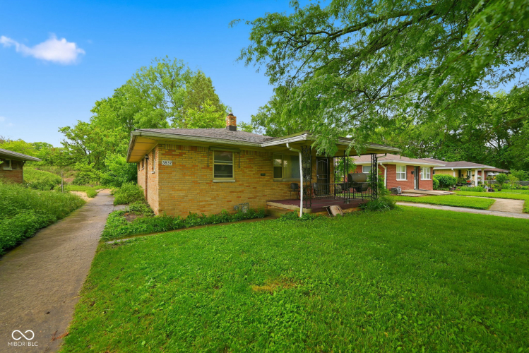 Listing Image 6