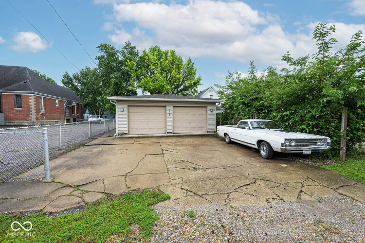 Listing Image 23