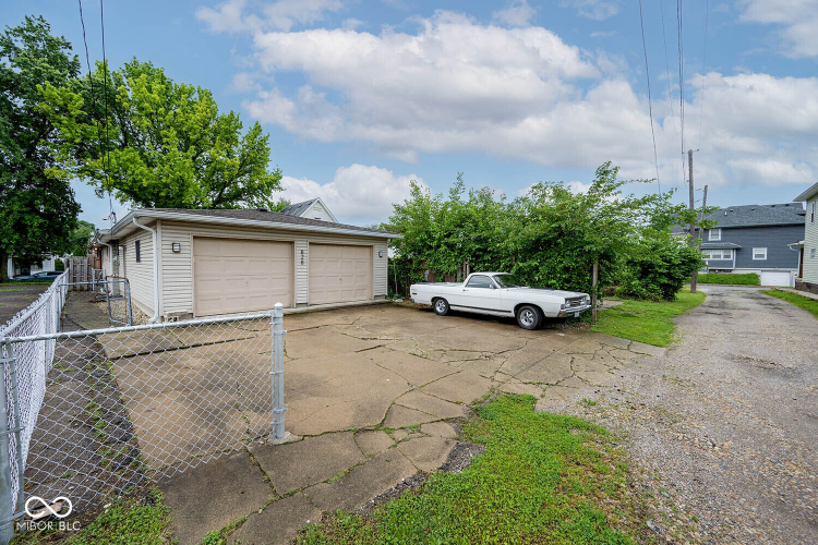 Listing Image 24