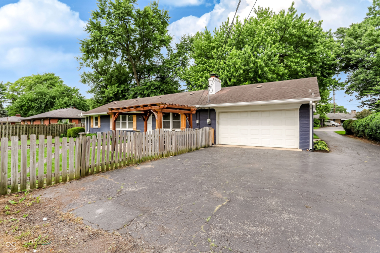 Listing Image 45
