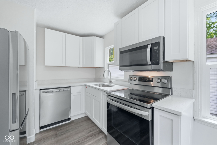Listing Image 18