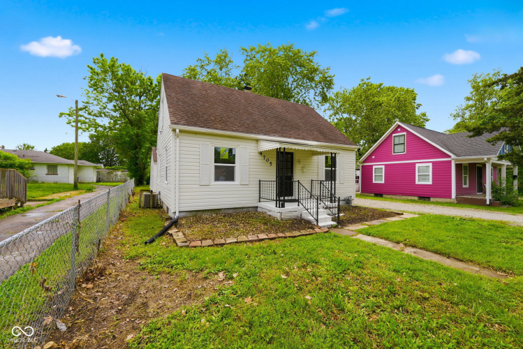 Listing Image 3