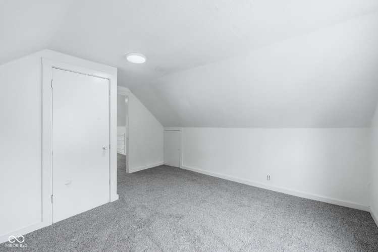Listing Image 30