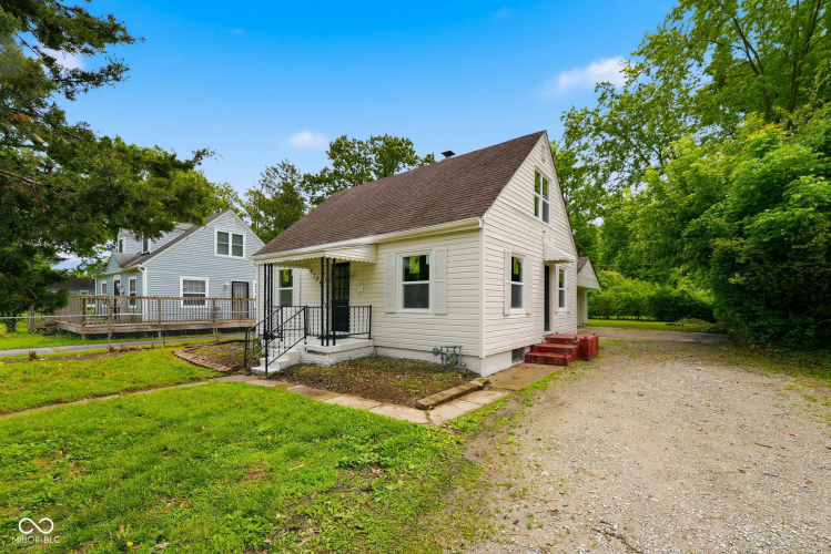 Listing Image 5