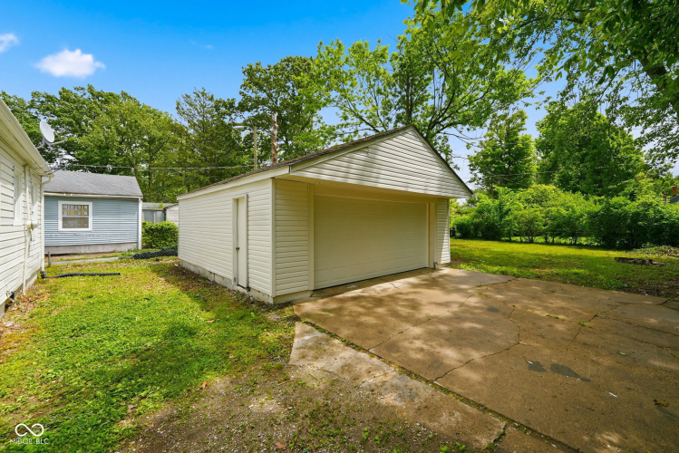 Listing Image 7