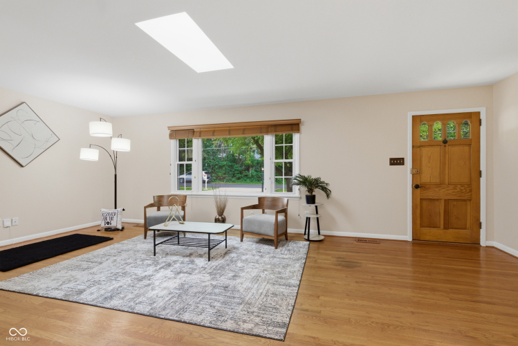 Listing Image 7