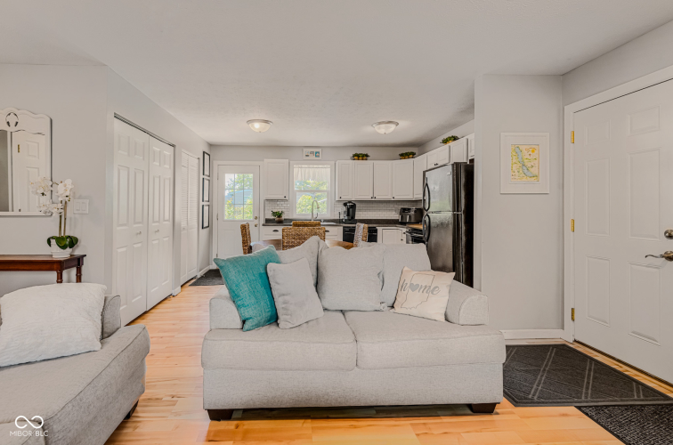 Listing Image 16