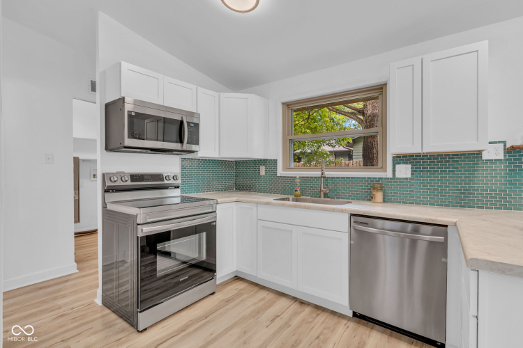 Listing Image 15