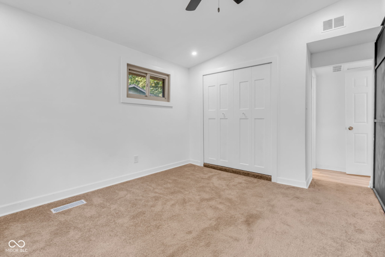 Listing Image 27