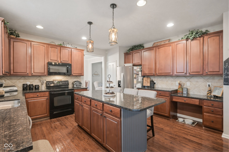 Listing Image 9