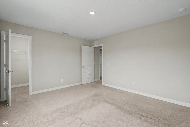 Listing Image 26