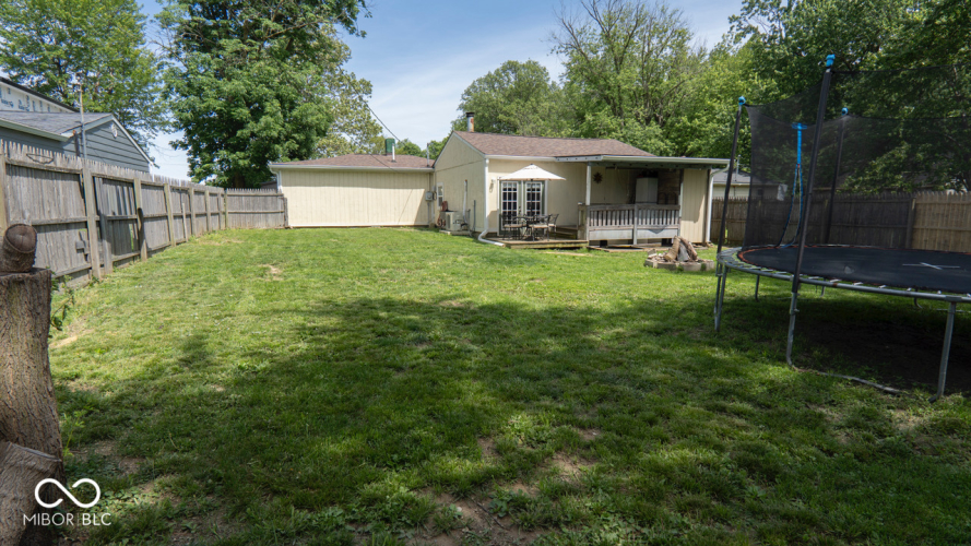 Listing Image 11