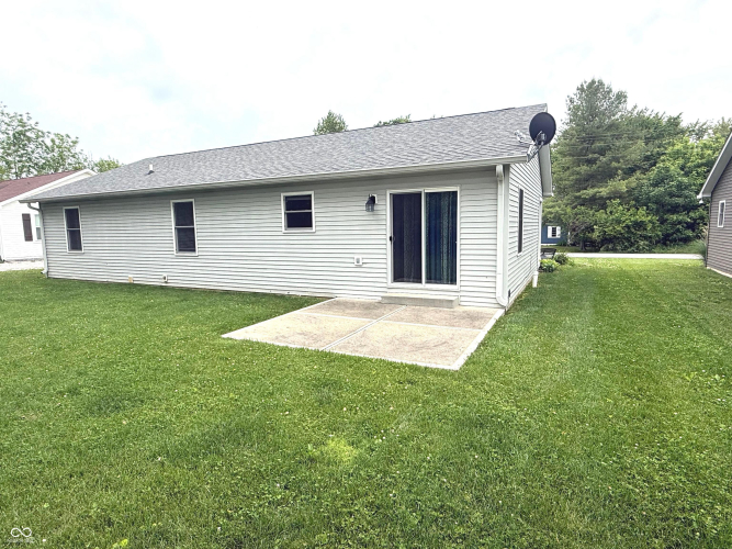 Listing Image 4