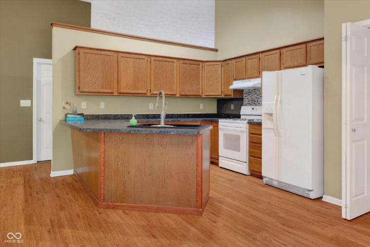 Listing Image 14