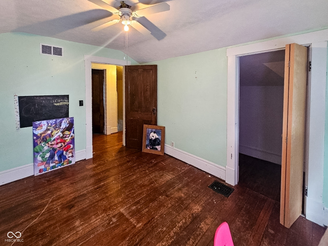 Listing Image 28