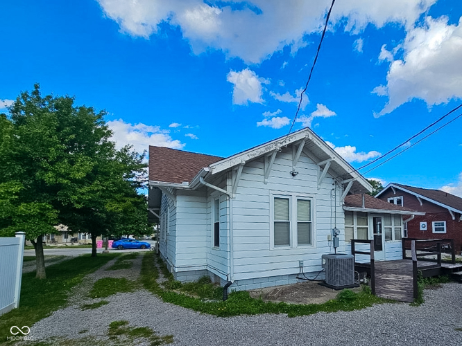 Listing Image 9