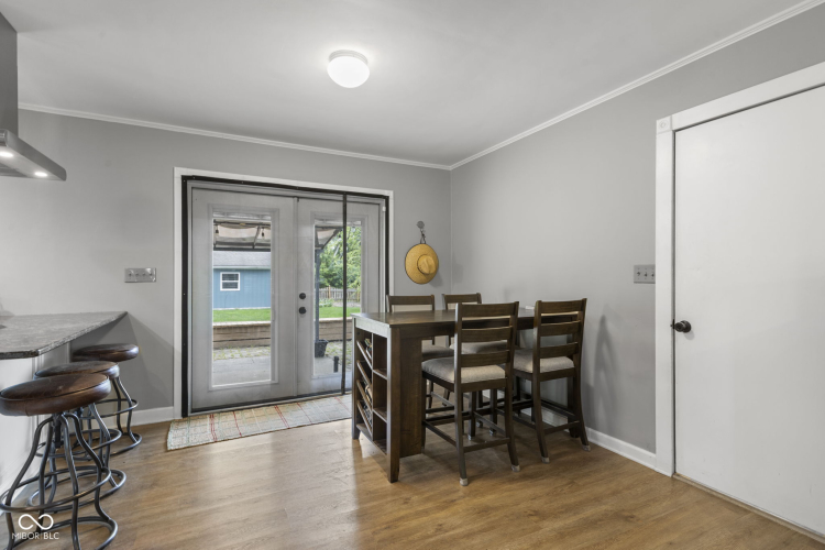 Listing Image 13