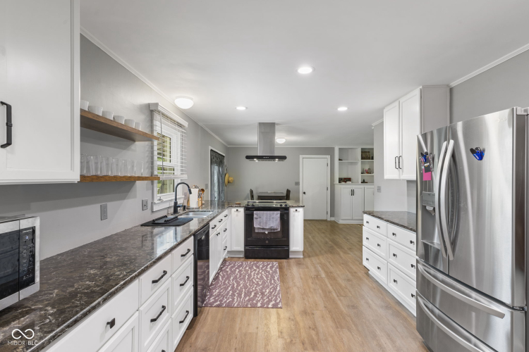 Listing Image 10