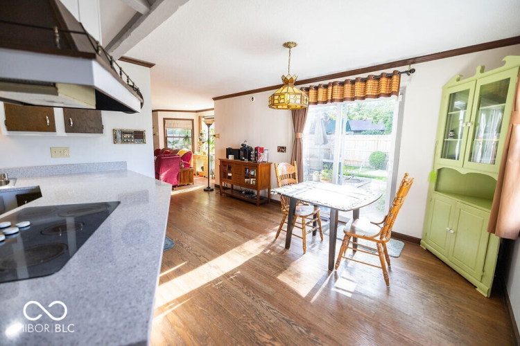 Listing Image 15
