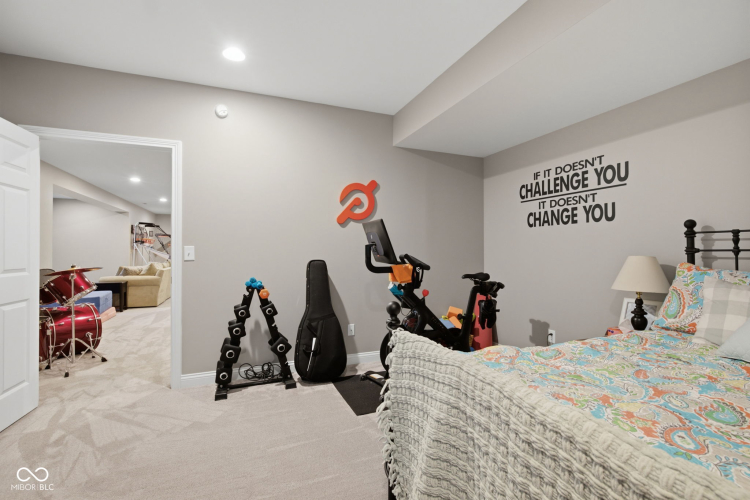 Listing Image 80