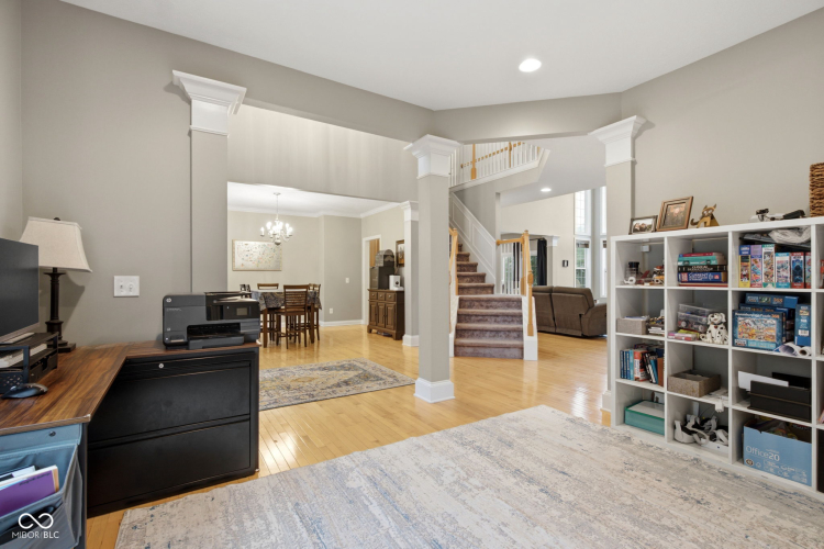 Listing Image 9