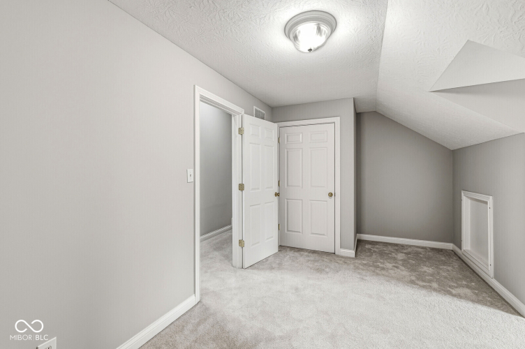 Listing Image 54