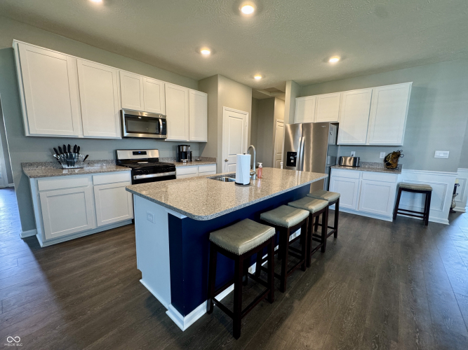 Listing Image 12