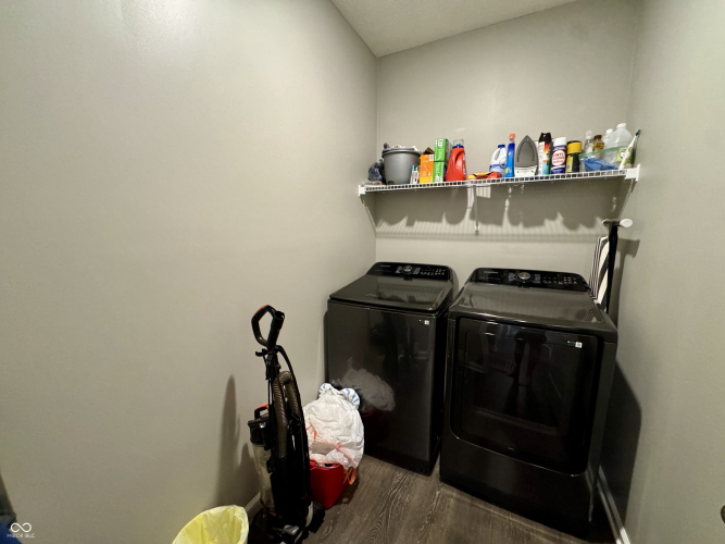 Listing Image 18