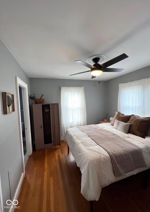 Listing Image 11
