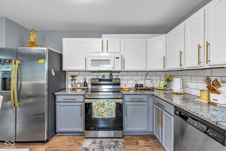 Listing Image 19