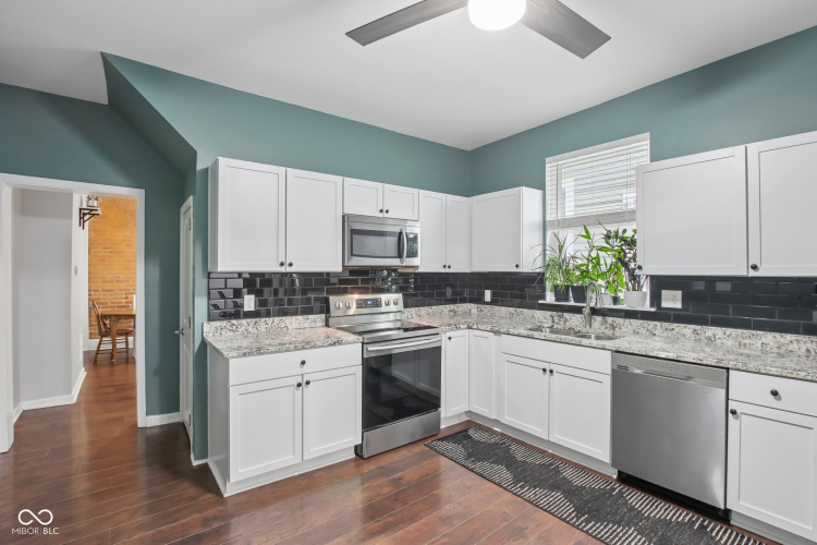 Listing Image 13