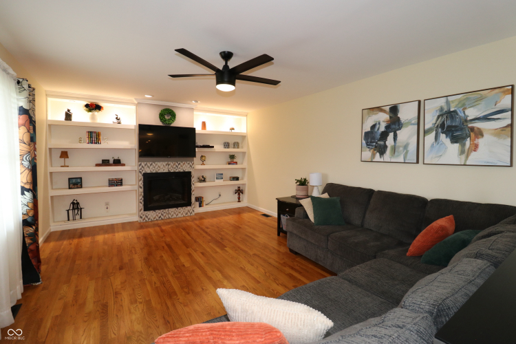 Listing Image 5