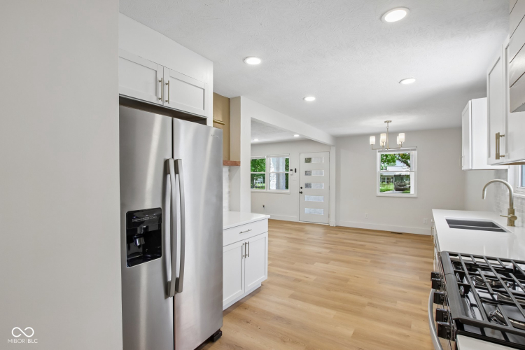Listing Image 18