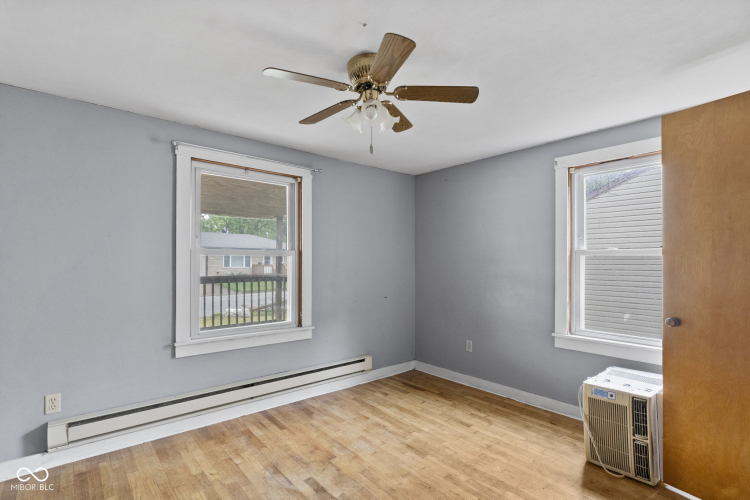 Listing Image 18