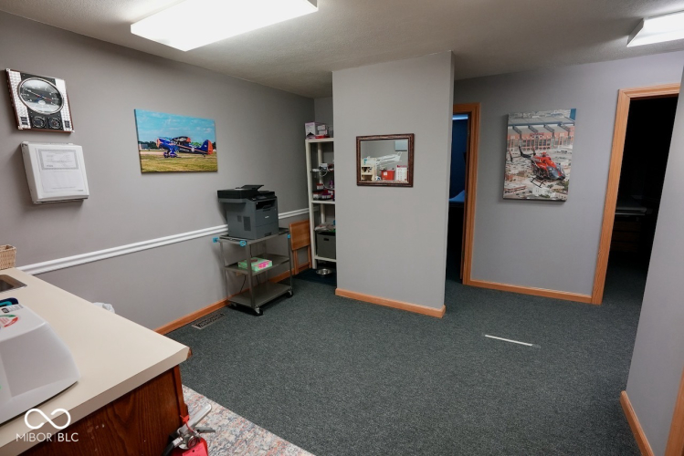 Listing Image 6