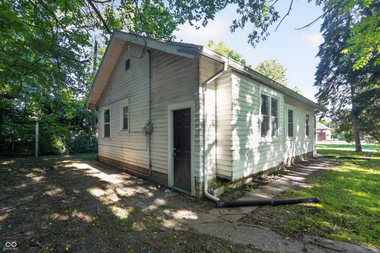 Listing Image 5