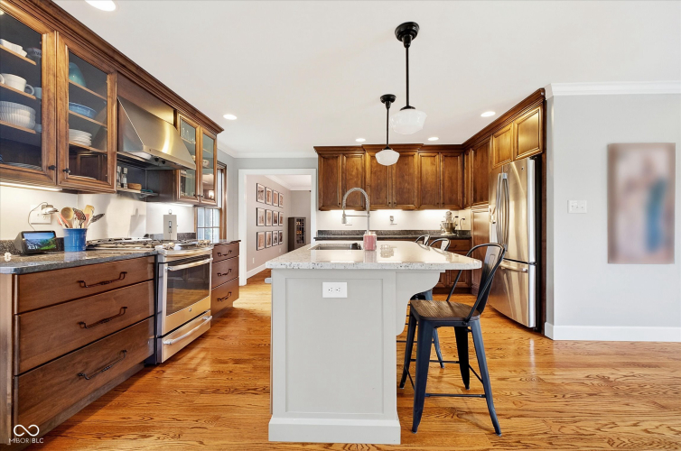 Listing Image 16