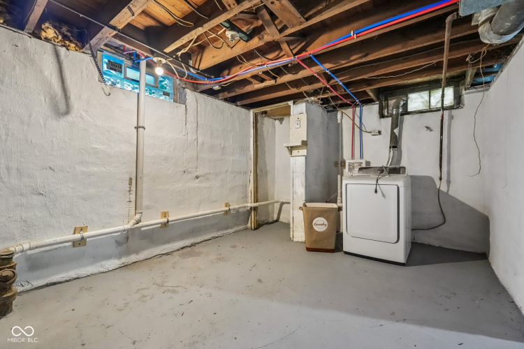 Listing Image 42