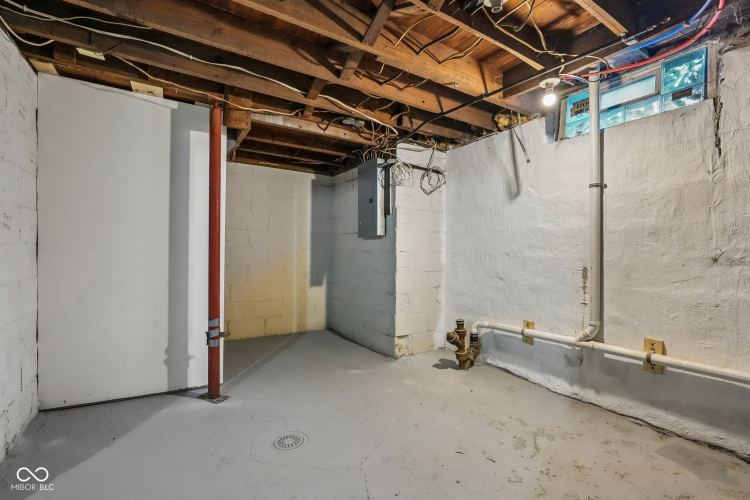 Listing Image 47