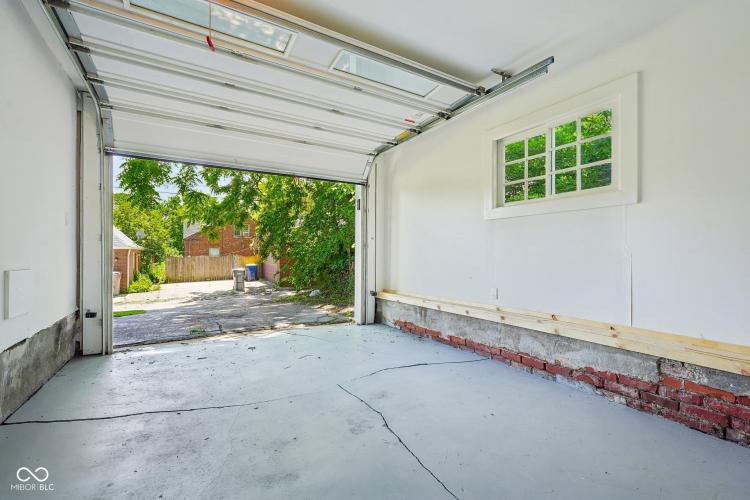Listing Image 52