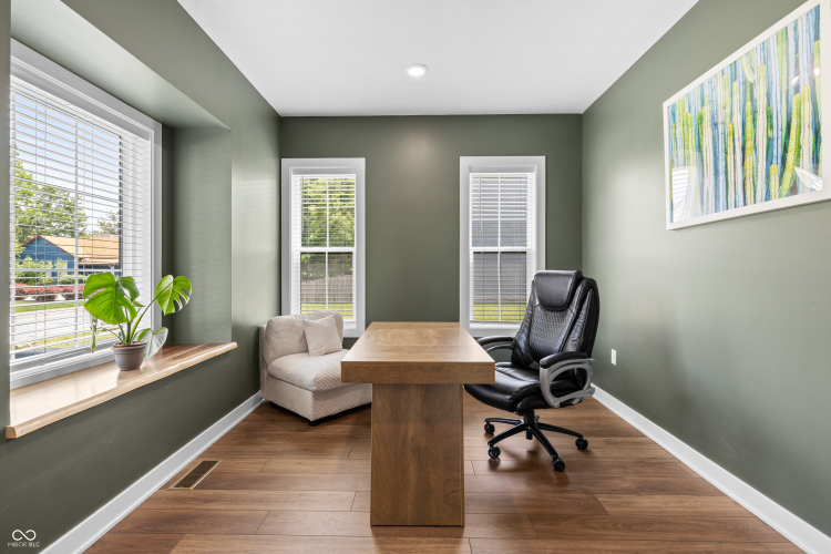 Listing Image 5
