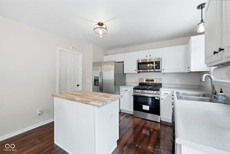 Listing Image 14