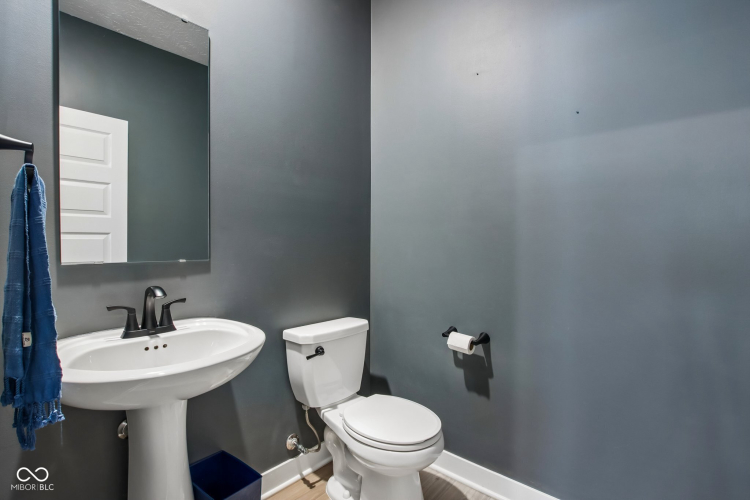 Listing Image 15