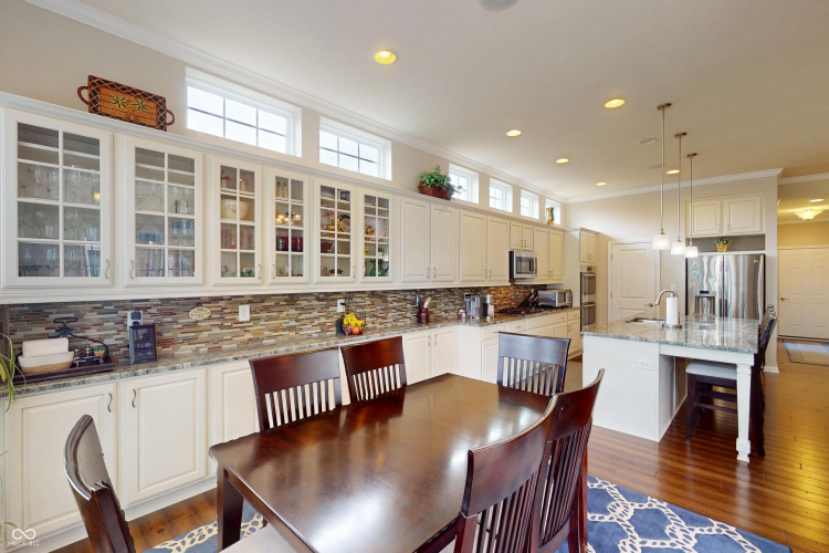 Listing Image 13
