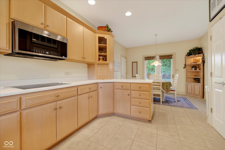 Listing Image 11