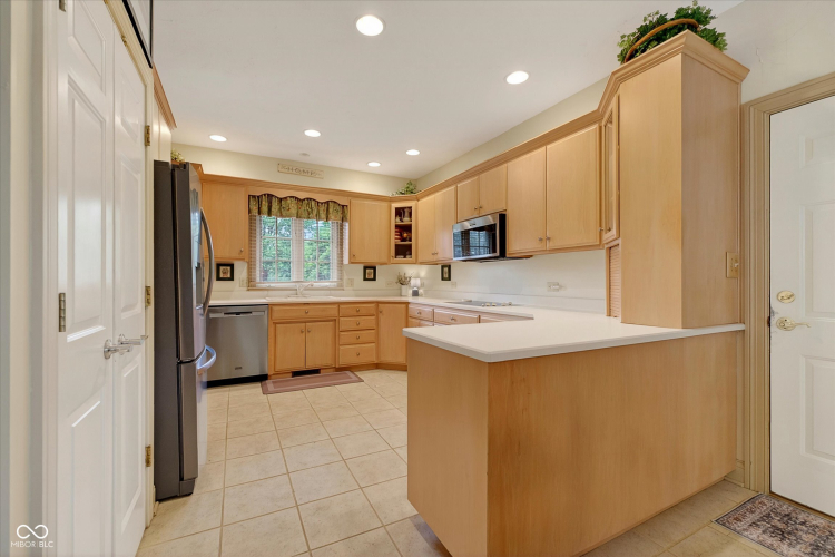 Listing Image 9