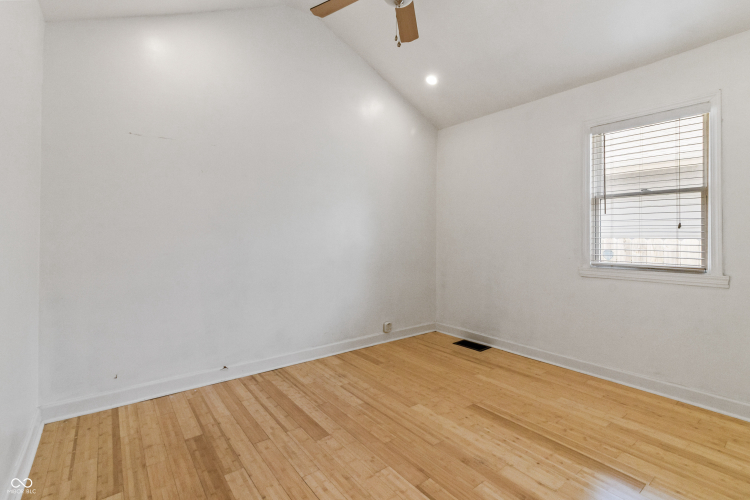 Listing Image 30